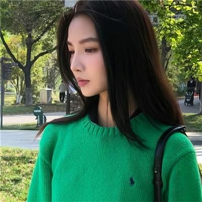 女跳水队员